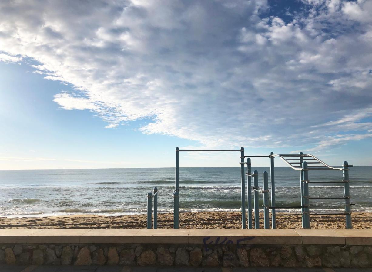Lovely Seaside Apartment In Front Of Calafell Beach And Cunit Beach Segur de Calafell Eksteriør bilde