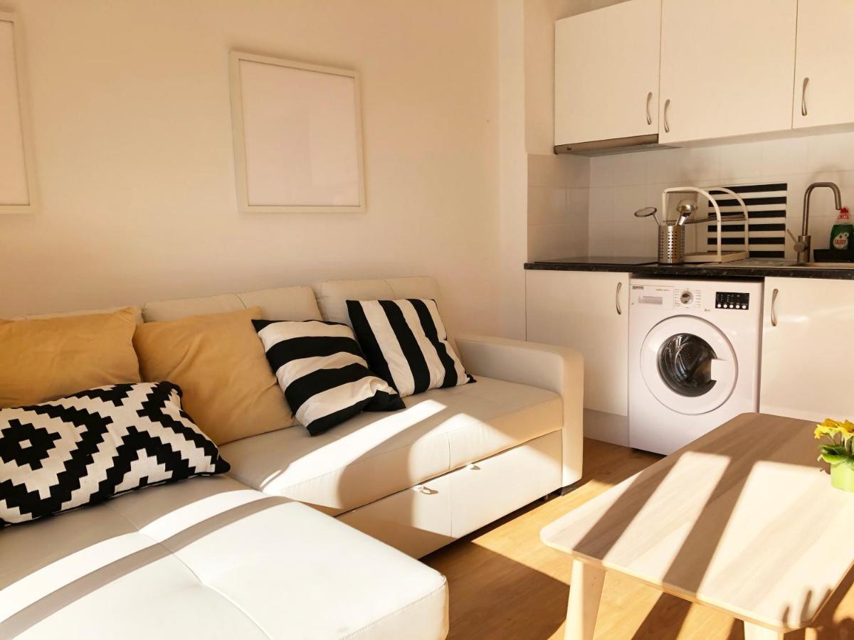 Lovely Seaside Apartment In Front Of Calafell Beach And Cunit Beach Segur de Calafell Eksteriør bilde
